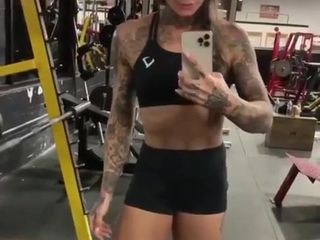 Sexy fitness babe