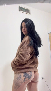 The most beautiful song in all of Bogota masturbates in front of her camera