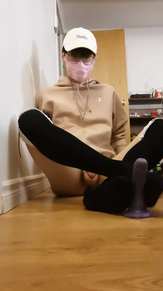 Asian Sissiy Femboy Huge Load Cum in Knee Socks