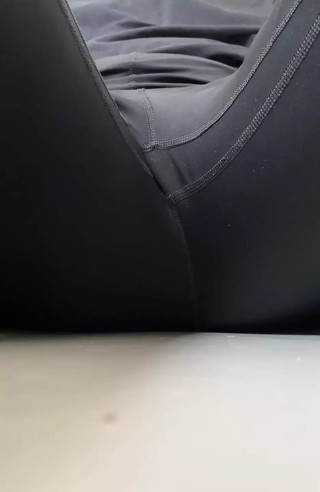 Pissing in my Nike Pro Leggings
