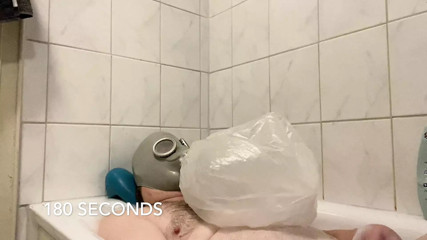 BHDL - N.V.A. BREATHTUB 2 -  LATEX GASMASK TRAINING WITH PLASTIKBAG AND CUMMING