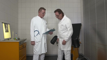 Frauenarzt Double Pussy Fuck in Sexy Lingerie