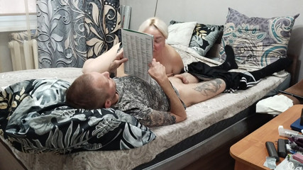 girlfriend gives blowjob for a portion of hot cum
