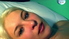 Blonde Fingers Her Soaked Pussy Live