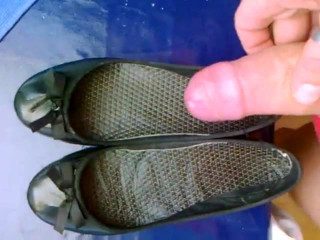 Load black flats