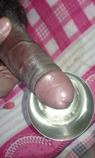 Xxx05 in the Glass masterbate
