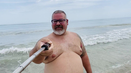 Coaches huge daddy balls need to air out in public