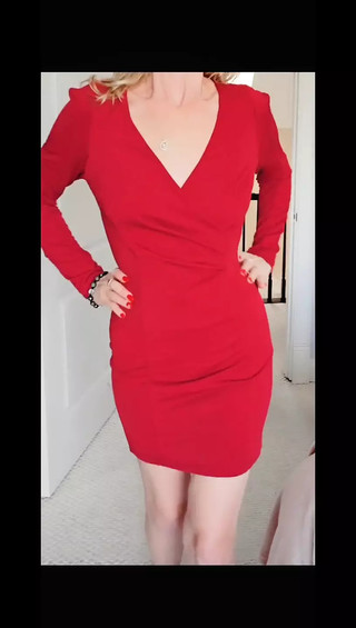 Horny Hotwife Kitty a Little Late for Valentine&#039;s
