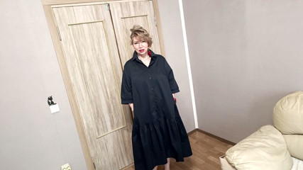 Masturbation of a cool hot GILF in red shoes and lingerie, with a large dildo in wet cunt & anal plug in her sweet butt...((