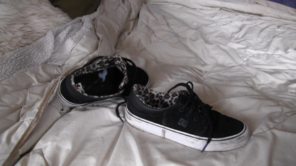 Fuck piss and cum in Leia smelly DC Shoes