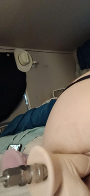 Fat wet pussy Machine fun