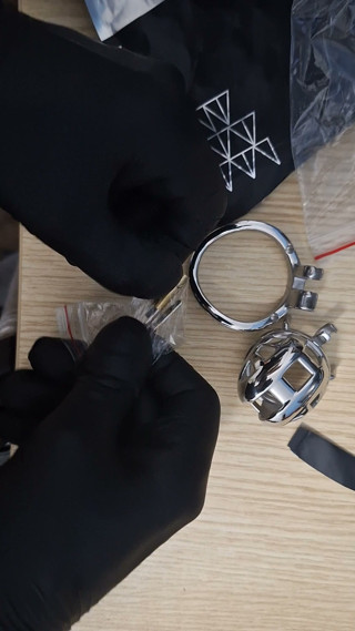 Opening the cage box