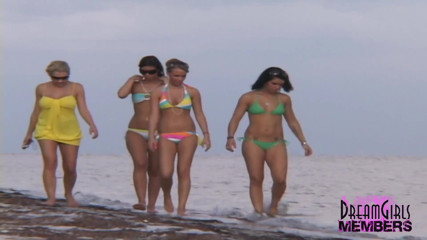 All Natural College Hotties Take Their Bikinis off