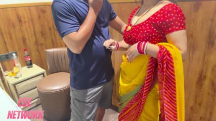 Alisha Ko Saaree Pehanta Dekh Devar Ka Mann Dola.. Aur Phir Usne Apna Lund Khola