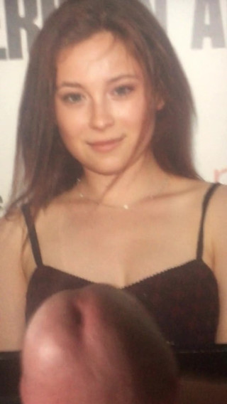 Mina Sundwall cum tribute