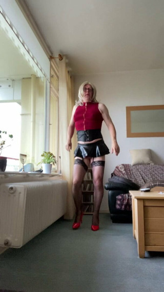 Another little silly vid of dumb cunt