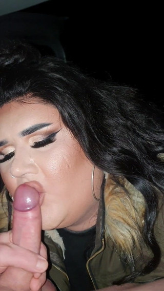 Drag Queen sucks Stranger in Car (full version)