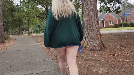 Hot MILF BBW Strolling Around Park With Her Ass Hanging Out! Gives Stranger Head!