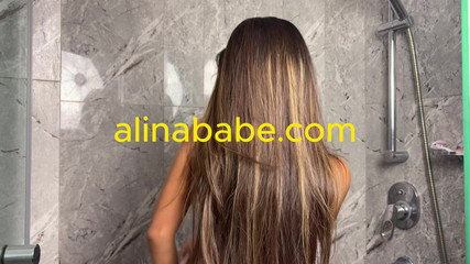 Amateur Asian Girl Shows How She Takes A Bath