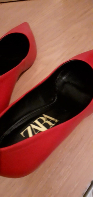 GF's NEW RED POINTY SHOES QUICK FUCK