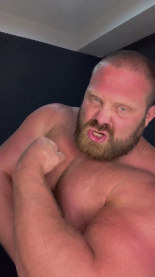 Muscle Ddy Catches You Perving