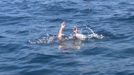 Mathieu Ferhati in threesome rescue