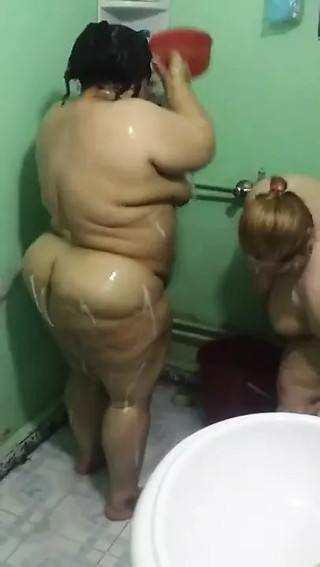 Two Iraqi Mature BBWs in the Shower