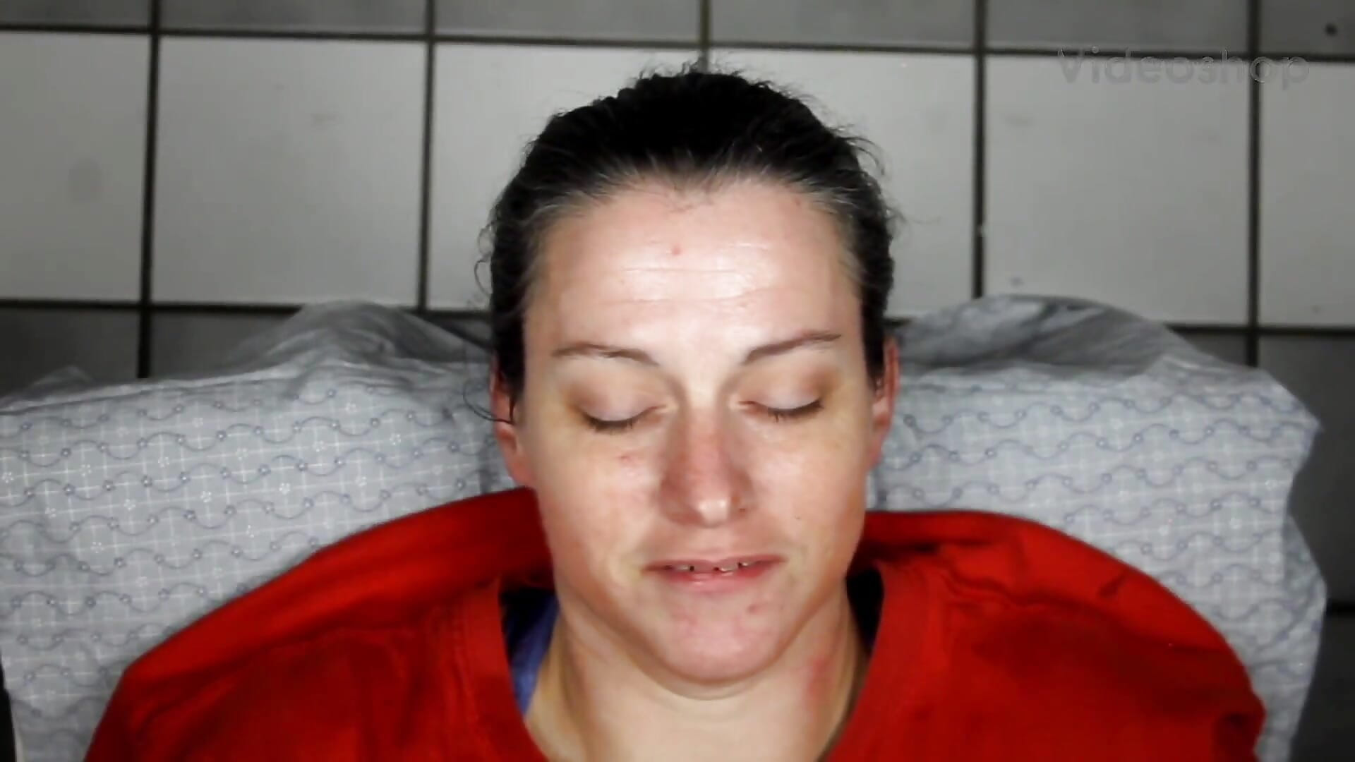 Homemade Amateur Cumslut Taking Loads to Her Pretty Face