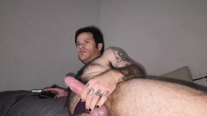 Stroking till i cum while watching porn