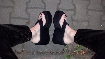 flip flops and latex thumbnail