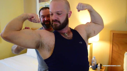 Muscle Worshiping Bears Barebacking