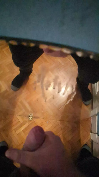 Slow mo cumshot on the mirror