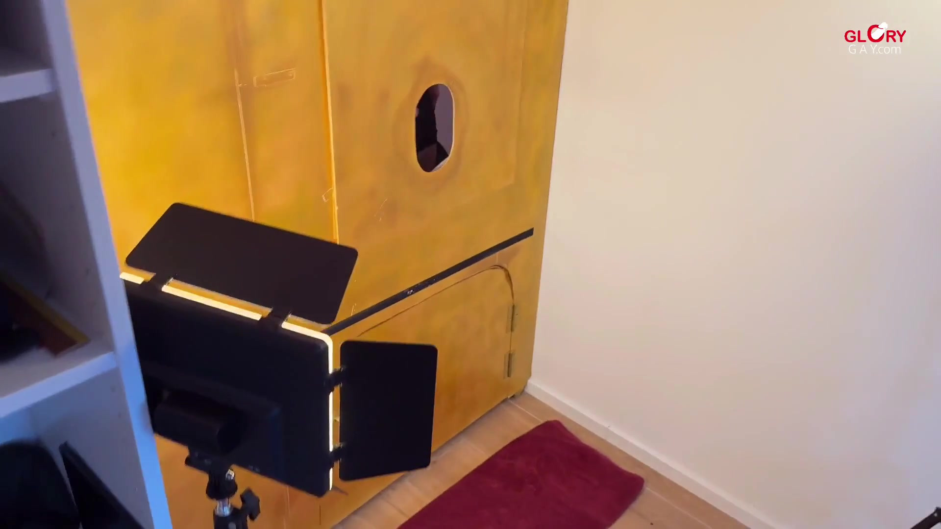 Builder Shoves His Thick Rock-hard Cock Through. Then This Happens?