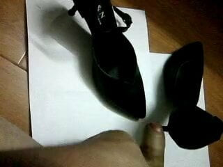 cum highheel 3