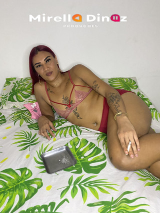 Hellen is a beautiful redhead trans woman, she loves eating ass and giving it to her ass. Today I come to show you this natural