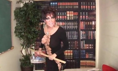 mature shemale teacher se la casca