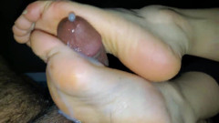 Her feet make me cum