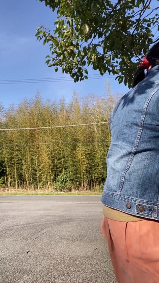 No. 142 Cycling with a Rotor Set on the Road thumbnail