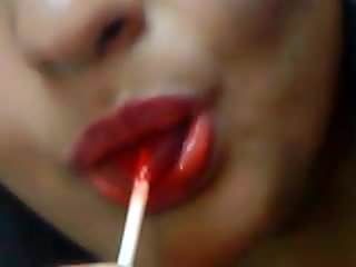 My Lips Make Lollipops So Happy!