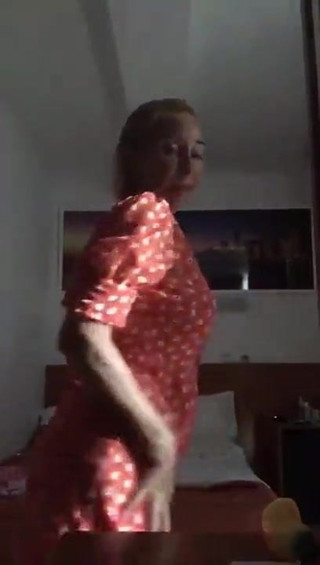Granny olaya streptease