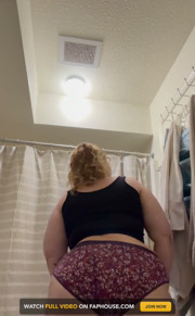 Bouncing My Ass in These Jeans