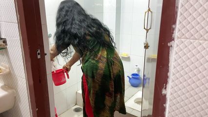 I went to the bathroom and started fucking my stepsister