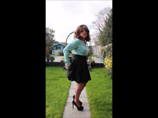 Sindy parades and flashes