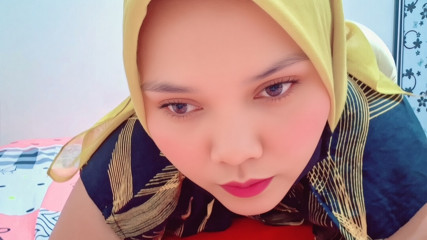 A pretty married woman gets pranked by a ride hailing driver, leading to them having sex - Full videos indonesian viral