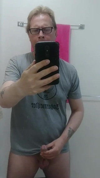 Edging in the bathroom mirror