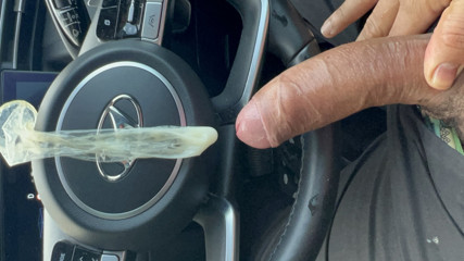 Fun in the car and cumming on the condon