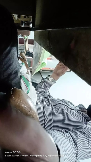 Indian uncle daddy enjoy masterbation in office