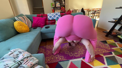 Bww MILF Kinky Katie Masturbates During Yoga – JOI