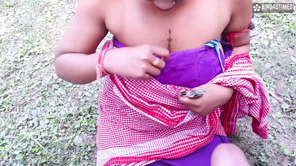 Dekhiye kaise EK Ladke Ne Gaon ki Ladki ko pata ke chod dala woh bhi Video banate huye ( Hindi Audio )
