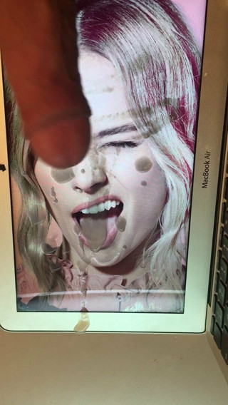 Margot Robbie Facial Cum Tribute
